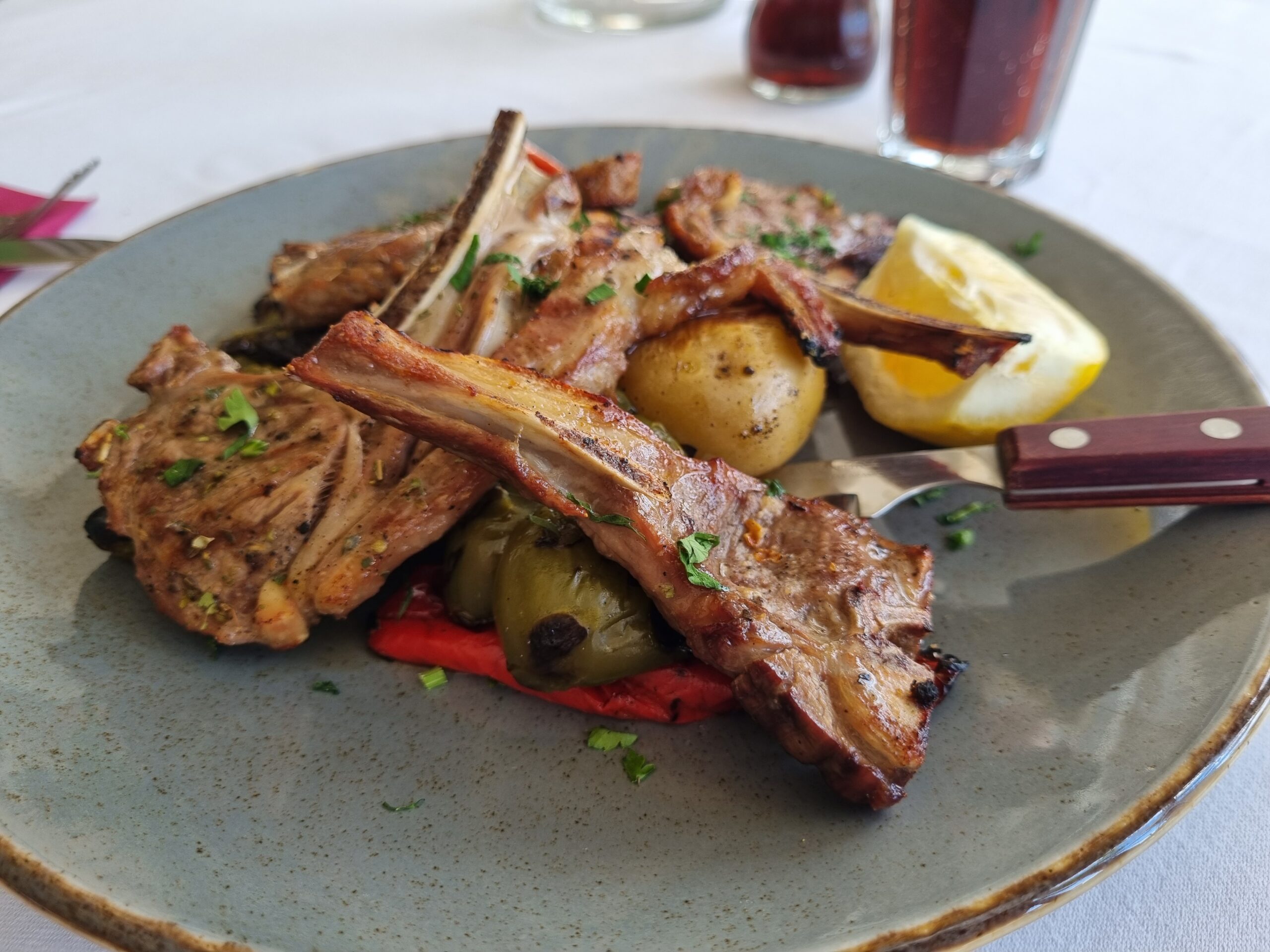 Grekisk kolgrillsafton med lammkött