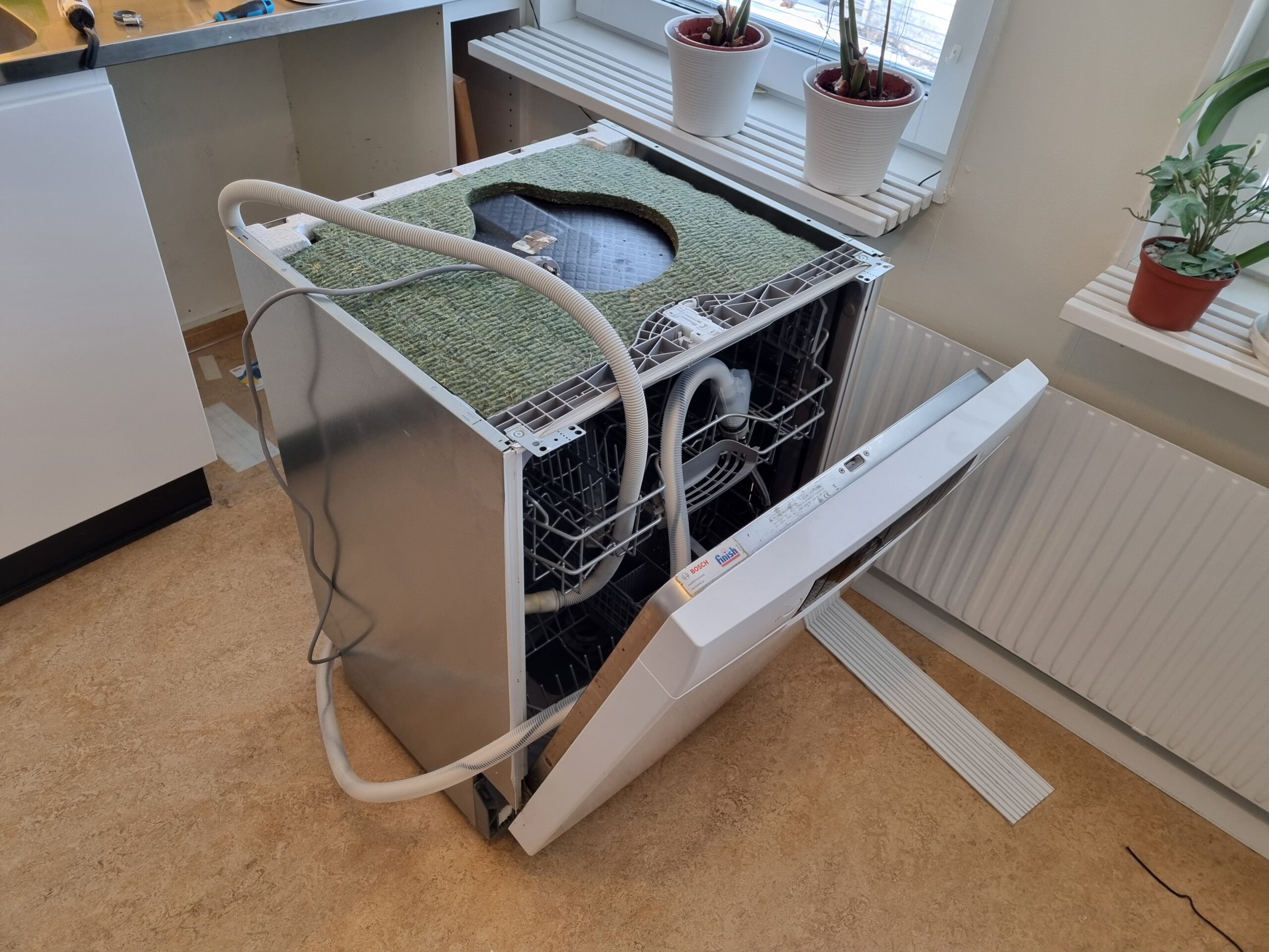Nu är diskmaskinen bortmonterad