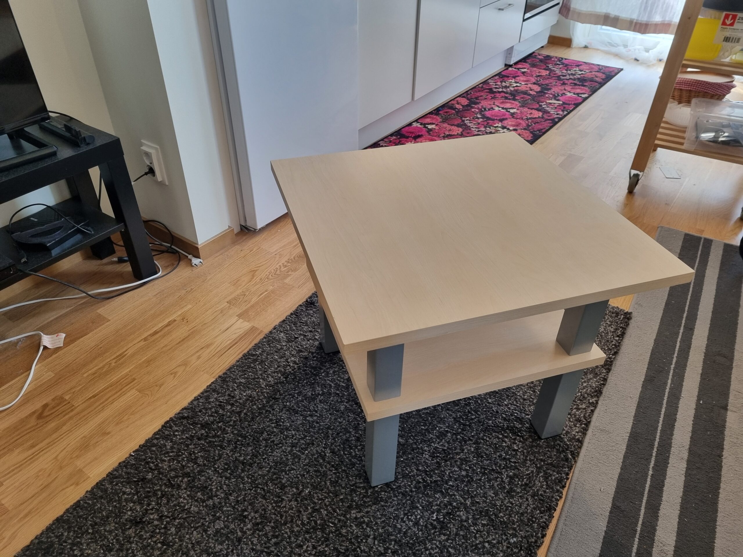 Skänkt grejor till second hand butiken Återbruket idag