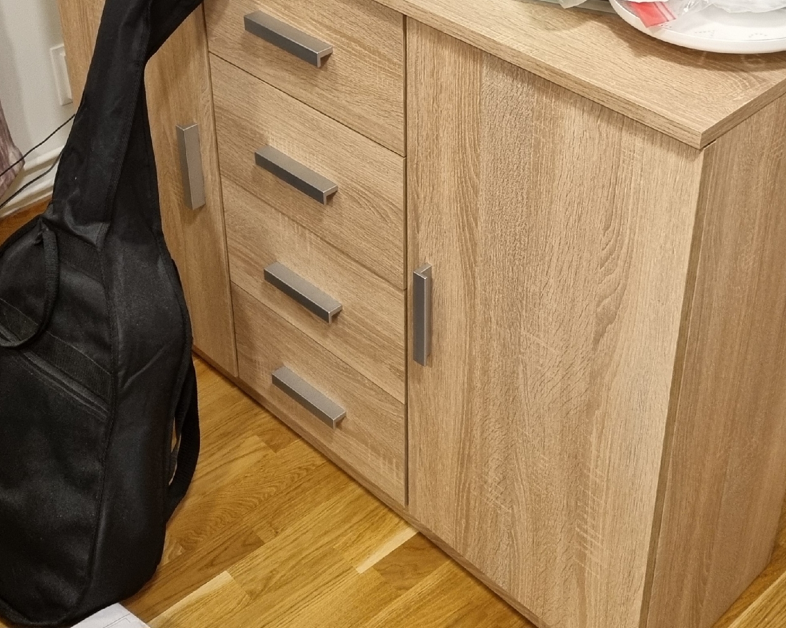 Nu är skänken monterad på plats