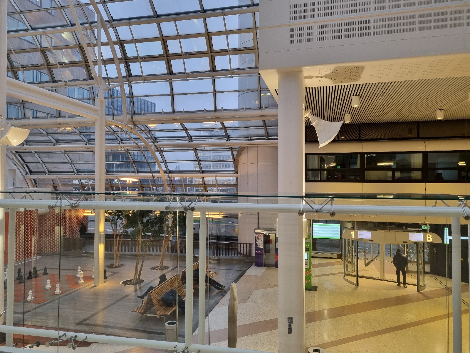 Åland med färja från Grisslehamn. Buss från Stockholm City dit.